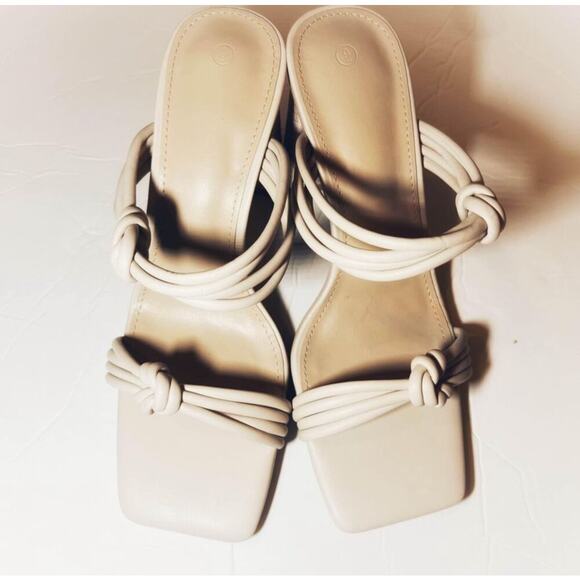 NWOT Cream Beige Slip On Open Square Toe Chunky Block Heel Sandals Size 9 - Picture 6 of 10